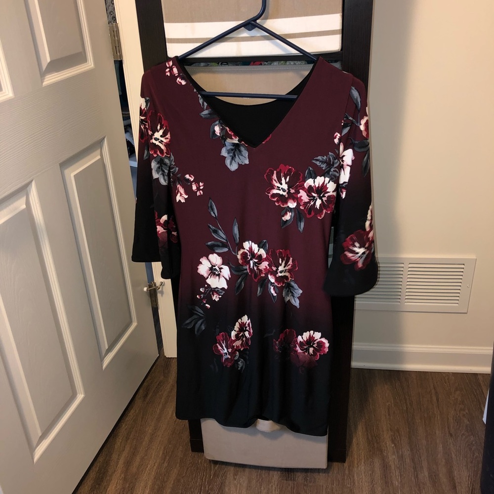 Woman’s Dress - Picture 2 of 3